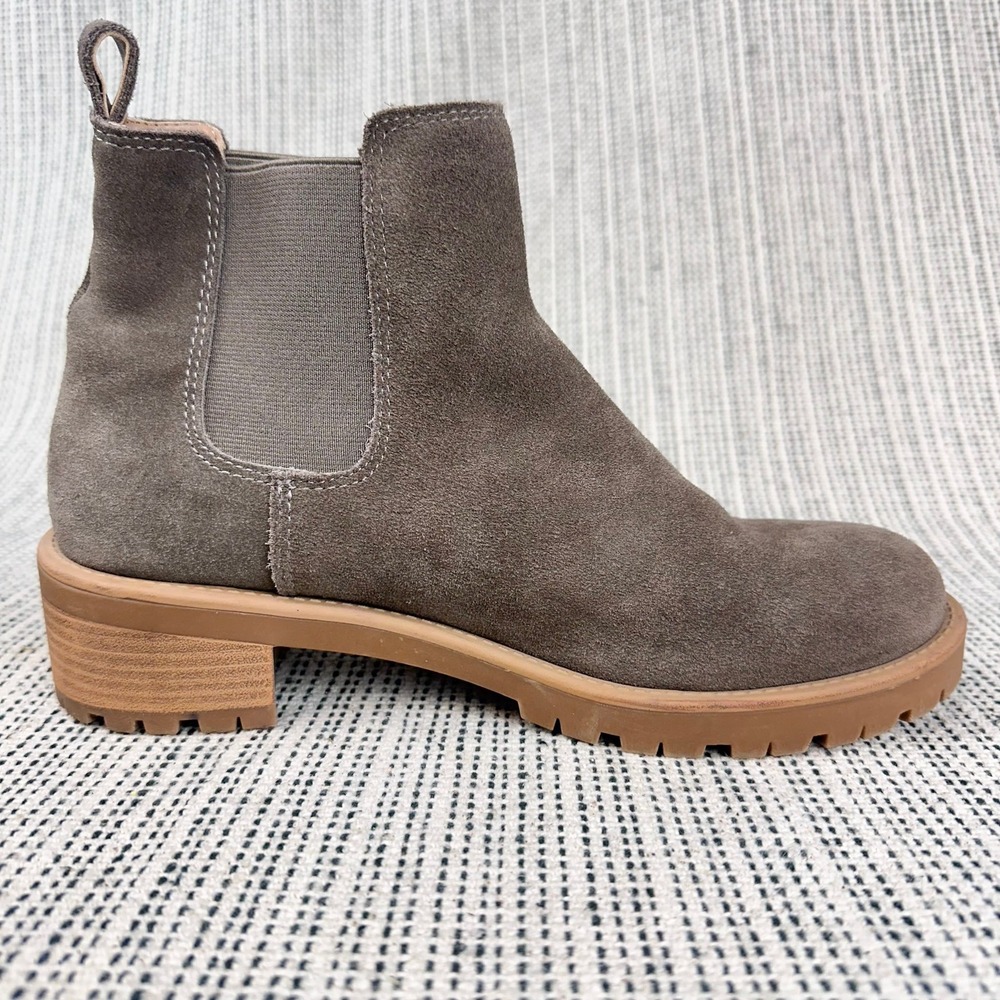 Blondo Matilda Boots Women Size 10 Chelsea Taupe Suede Waterproof Lug Sole Ankle